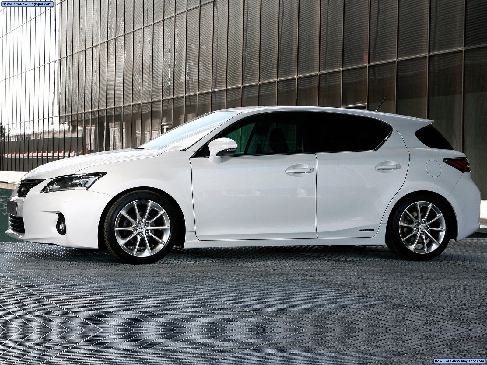 New Cars: Lexus CT 200h (2011)