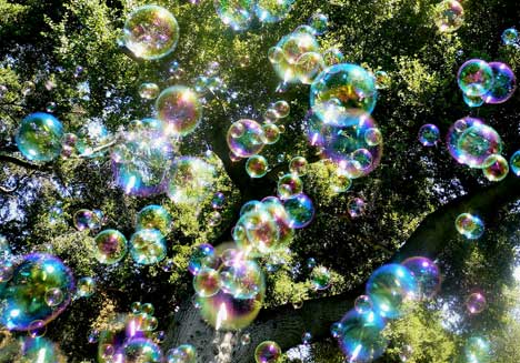 Life and death of a soap bubble