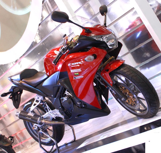 Modifikasi Honda CBR 250R Asal Thailand.jpg