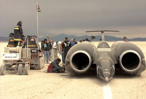 Thrust SSC the car broke the sound barrier photos and video