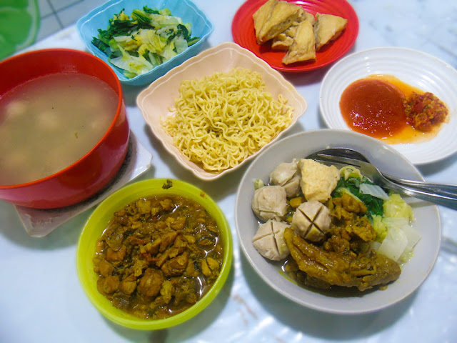 Toping Mie Ayam Bakso saja khas Wonogiri enak banget dan bikin nagih kaya rasa rempah C