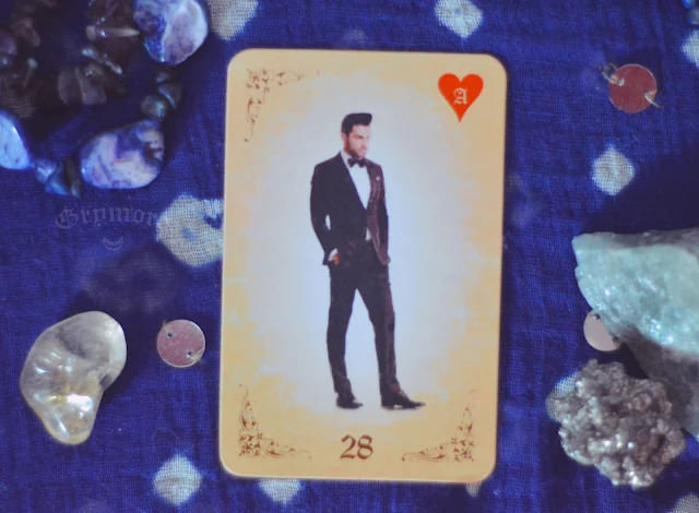 Saiba o significado da Carta 28 - O Homem ou o Cigano no Baralho Cigano ou Lenormand e combinações no amor, dinheiro e trabalho, obstáculo e conselho.