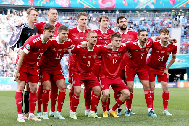 SELECCIÓN DE RUSIA. Temporada 2020-21. Matvei Safonov, Artem Dzyuba, Igor Diveev, Mário Fernandes, Georgi Dzhikiya. Aleksei Miranchuk, Roman Zobnin, Dmitri Barinov, Aleksandr Golovin, Magomed Ozdoev, Daler Kuzyaev. SELECCIÓN DE FINLANDIA 0 SELECCIÓN DE RUSIA 1. 16/06/2021. XVI Eurocopa 2020, fase de grupos, Grupo A, jornada 2. San Petersburgo, Rusia, estadio de San Petersburgo. GOLES: 0-1: 45+2’, Miranchuk.