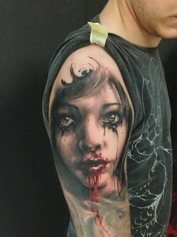 foto con un  tatuaje de zombie