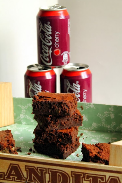 Brownie de chocolate y cocacola cherry