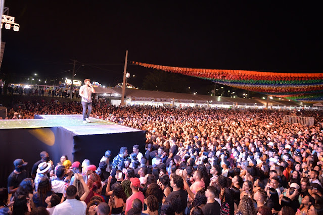 Mais de 40 mil pessoas se divertiram na abertura do maior São da Bahia em Barreiras
