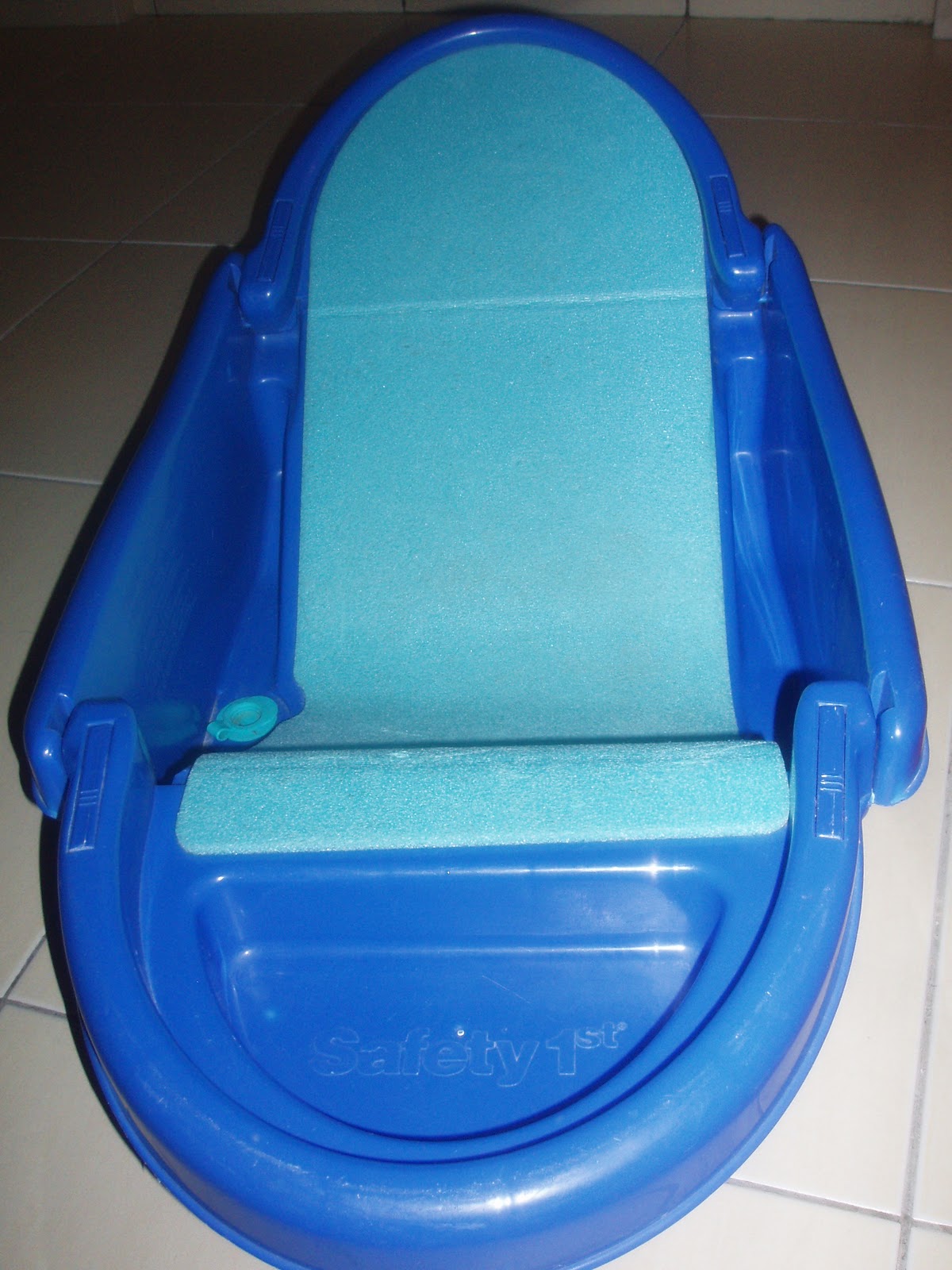 :: myjunkmyprecious ::: Safety First Baby Bath Tub