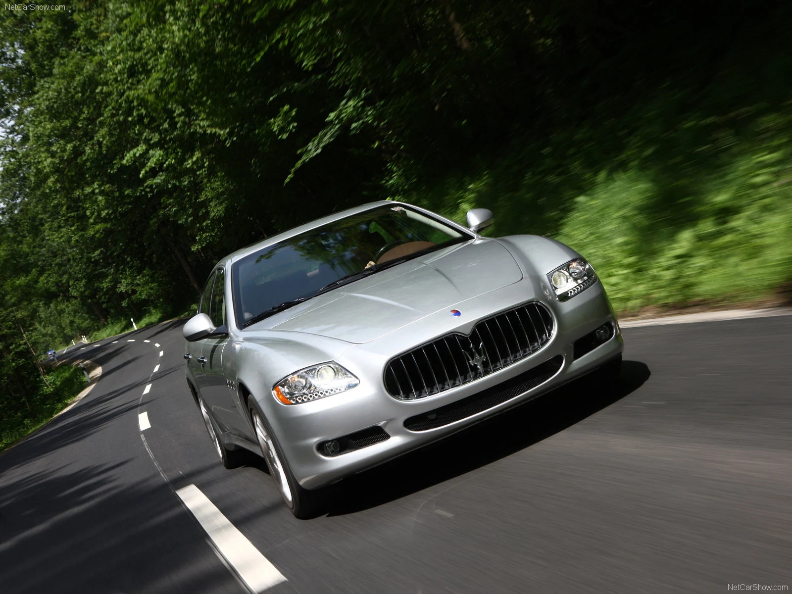 Hình ảnh siêu xe Maserati Quattroporte 2009 & nội ngoại thất