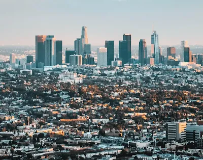 <img src="2.webp" alt="Los Angles">