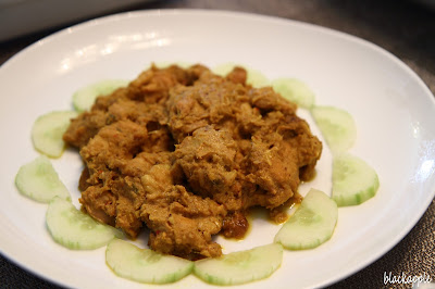 Selamat Hari Raya_Malaysians_chicken rendang_by black apple