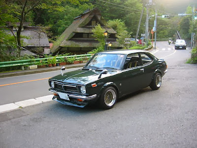 Mobil Sedan Corolla