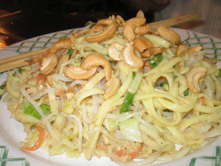 Verduras salteadas con fideos birmanos