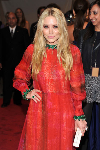 2011 Costume Institute Gala The Olsen Twins