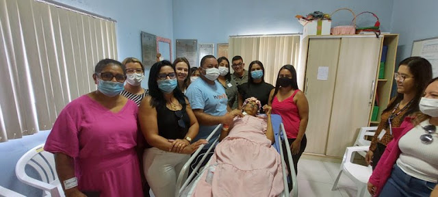 Paciente internada no Hospital Edson Ramalho realiza sonho de se casar após 17 anos de união