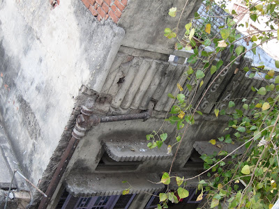 Lucknow building alley