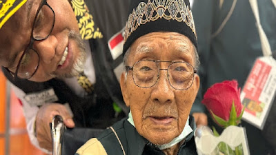 Mbah Harjo, Jamaah Haji Tertua Yang Juga Veteran Pejuang Kemerdekaan, Sehat Senang di Madinah