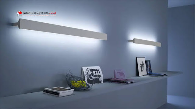 lampu dinding ruang keluarga yang kecil