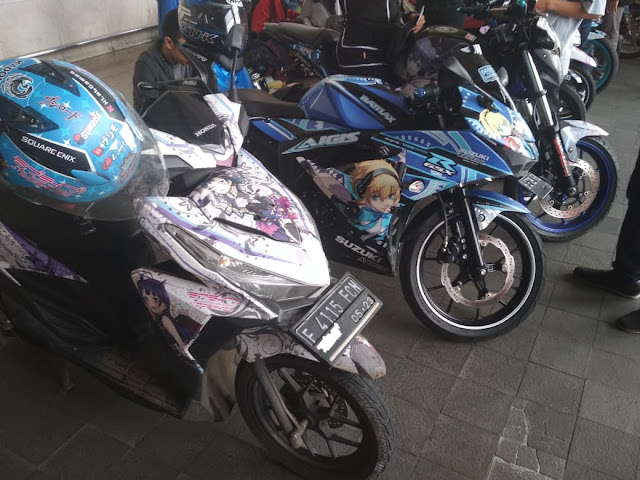 Saya Mencoba Nongkrong Bareng Bersama Komunitas Itasha di Jakarta (Foto)