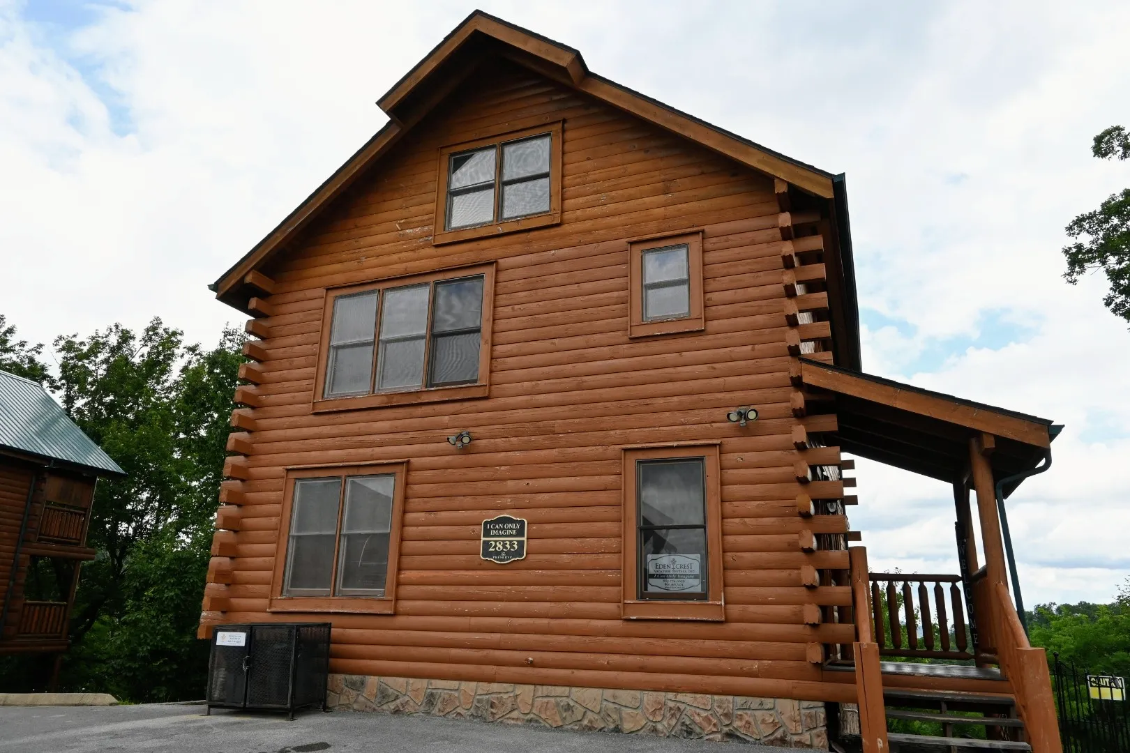 Staying in a Log Cabin in Sevierville, TN