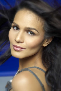 Iza Calzado Flawless Pictures 4
