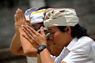 hari yang mesti kita ketahui sebagaimana melaksanakan sembahyang Bacaan Puja Trisandhya - Gayatri Mantram Hindu