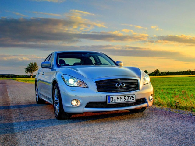 2012 infiniti m35h 