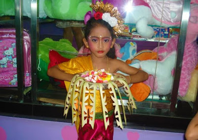  tari ini adalah tarian khas asal Provinsi Bali Tari Pendet Berasal Dari Daerah Bali