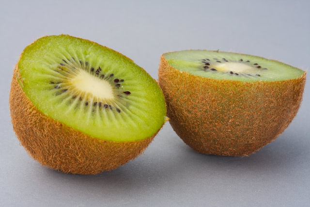 What are the benefits of kiwi for hair.