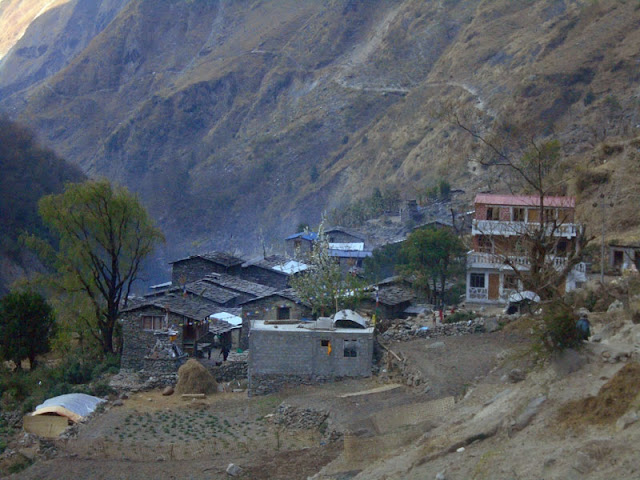 manaslu trek Guide take a picture at Sirdibas village