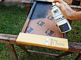 DIY-bandeja-madera-bricolaje-craquelé-pintyplus-pintar-chalkpaint-pizarra-rosa-desayuno-5