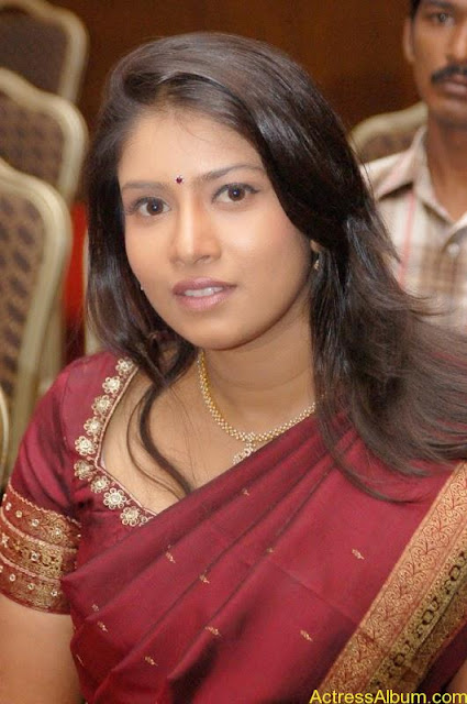 ACTRESS SANGHAVI  PICS IN SAREES COLLECTION