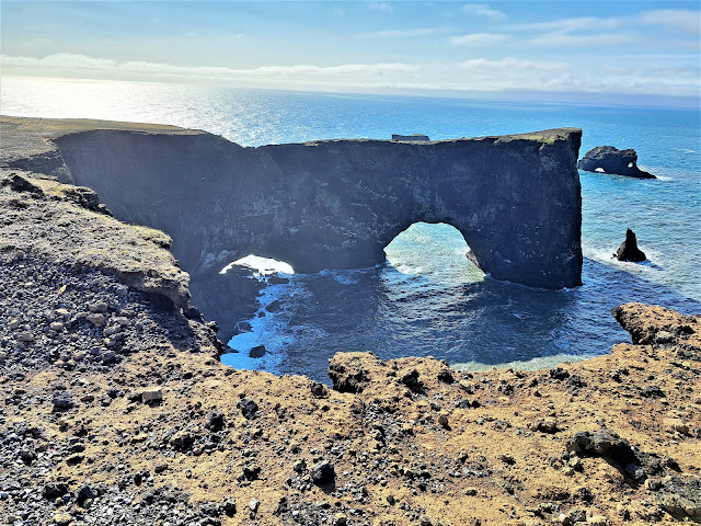 Iceland-shorline-arches