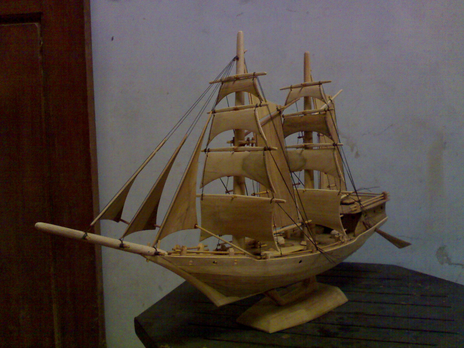 taufiq art gallery replika kapal dari kayu 