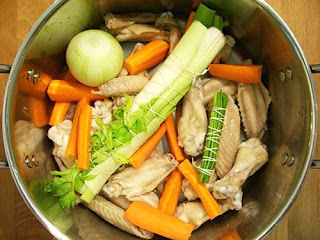 caldo casero de pollo