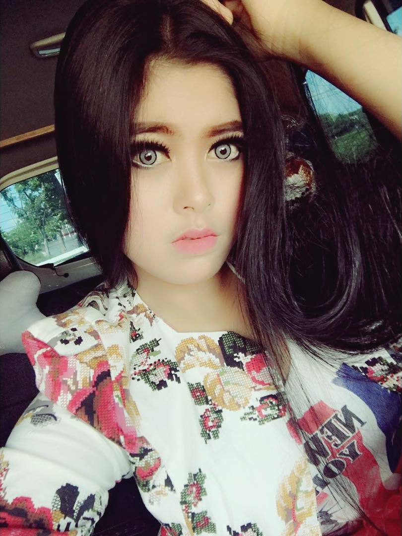 Koleksi Foto Hot Utami Dewi Fortuna 2016 - Penyanyi 