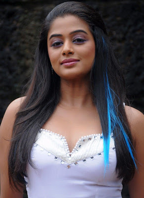 Actress Priyamani Hot High Resolution Latest Wallpaper Photos