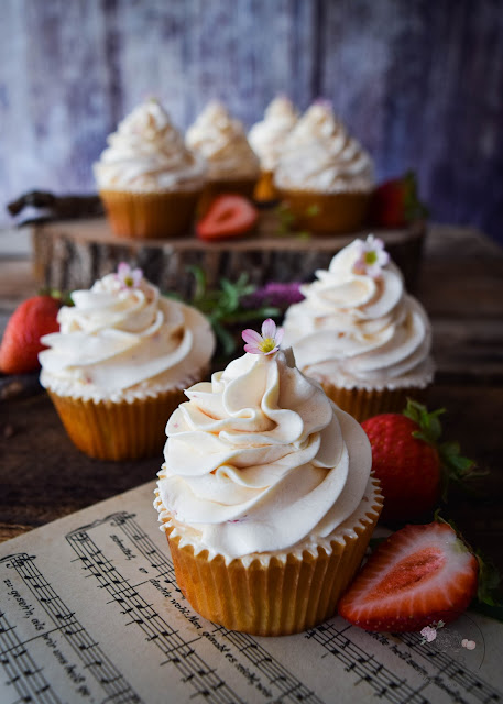 cupcakes de fresas y almendras