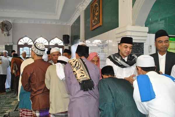 Khutbah Idul Fitri : Mempererat Persaudaraan Islam 