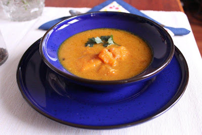 Zupa z dyni z mlekiem kokosowym i curry (Bajeczne smaki)