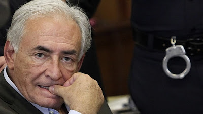 Dominique Strauss-Kahn acusó al gobierno de Nicolas Sarkozy de haberlo puesto bajo vigilancia semanas antes de que fuera arrestado, bajo acusaciones de acoso sexual