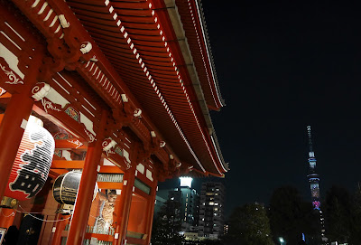 浅草寺　夜　スカイツリー　アベンジャーズライティング