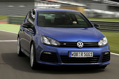 2010 Volkswagen Golf R Front View