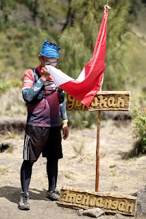 jalur pendakian candi cetho lawu rawi wahyudiono