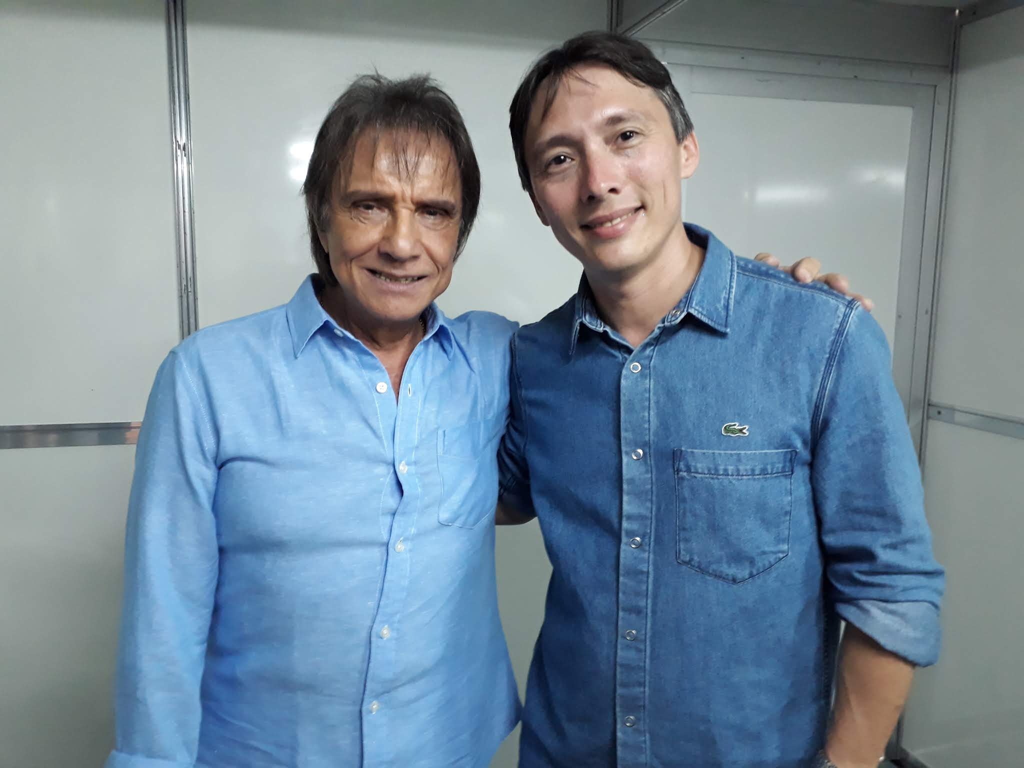 Depois de quase 2 anos de uma espera infinita, Roberto Carlos realizou no último sábado, dia 9 de junho, mais um estupendo e inesquecível show em Fortaleza, capital cearense. O local foi o aconchegante e pomposo Centro de Formação Olímpica do Nordeste.