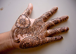 Henna-Mahndi-Beautiful-Hand-Wallpaper