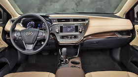 Interior view of 2015 Toyota Avalon Hybrid