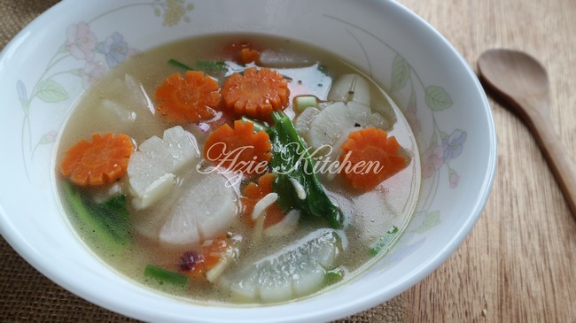 Sup Lobak Putih Untuk Wanita Dalam Pantang - Azie Kitchen