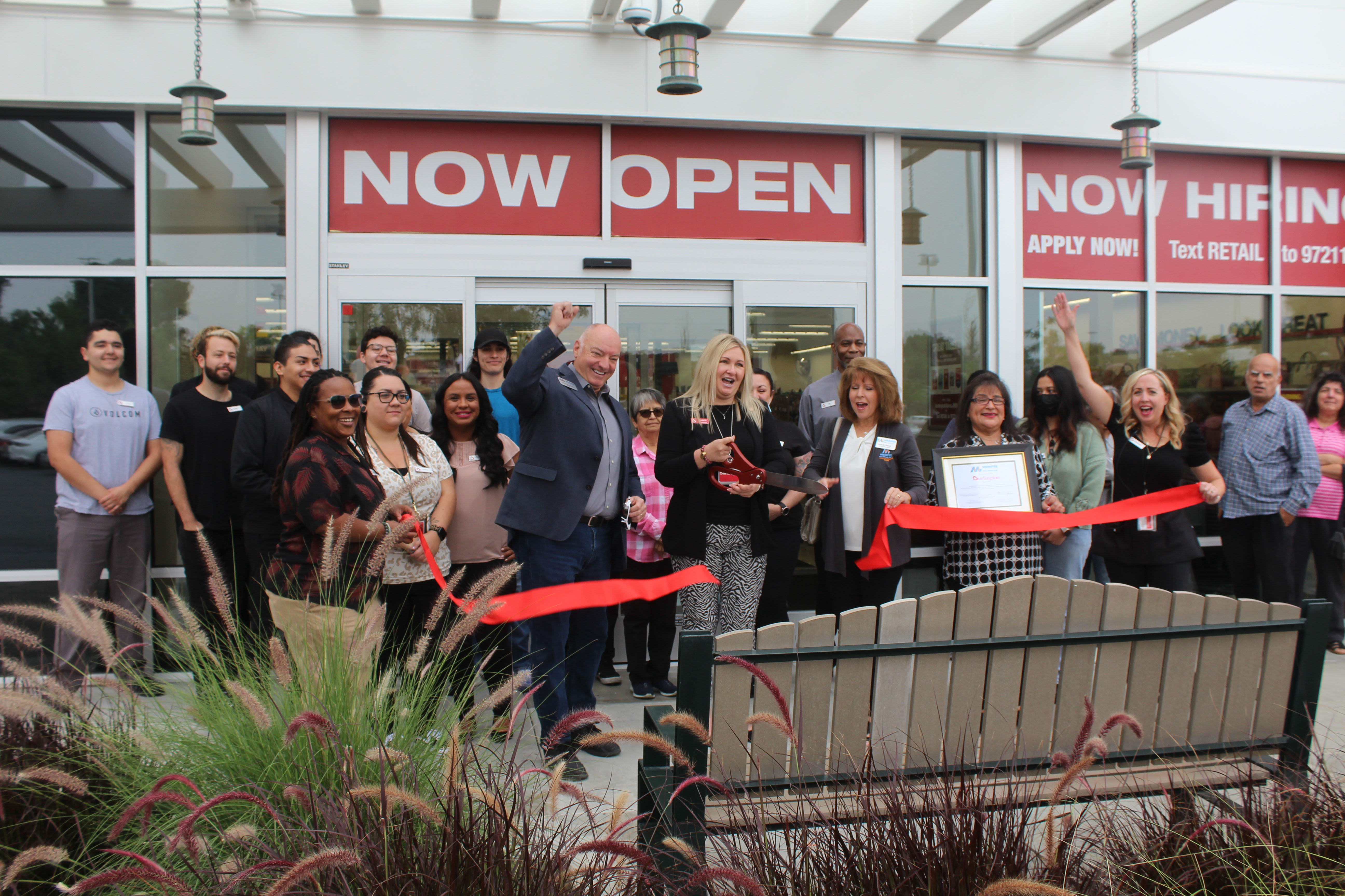 Burlington welcomes early shoppers to new Menifee store Menifee 24/7