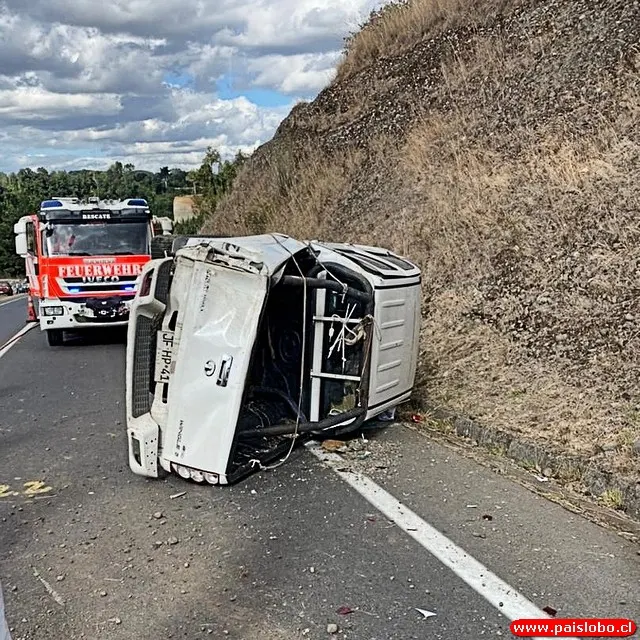 Camioneta volcó en el sector Trafún