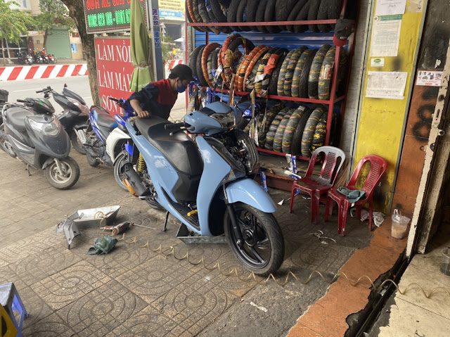 Sơn xe Honda Sh màu xanh biển cực đẹp.